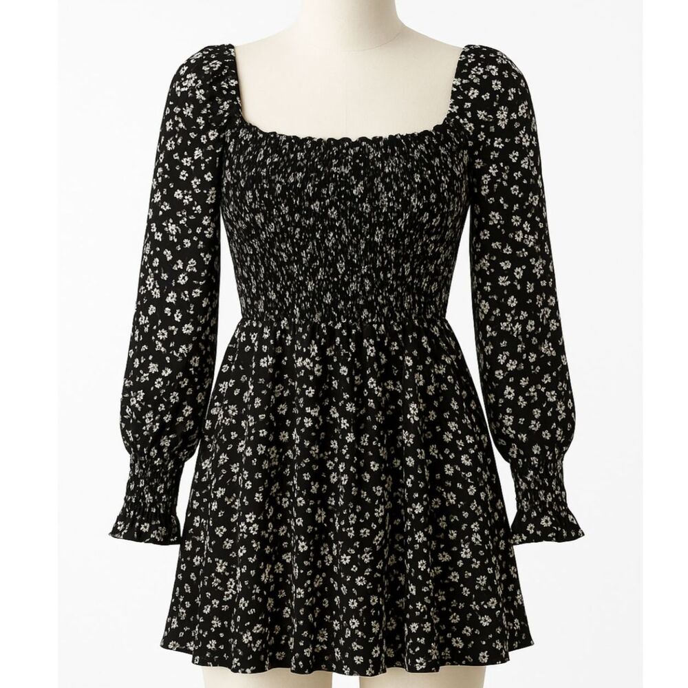 Forever 21 Black Daisy Smocked Long Sleeve Square-Neck Mini Dress – Size M